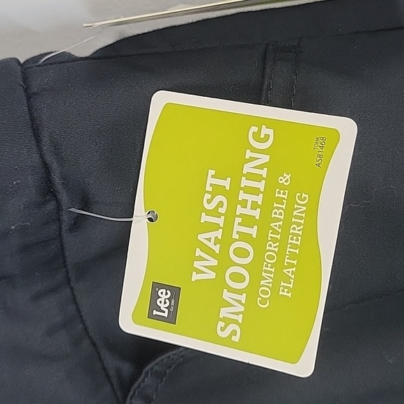 LEE Style UP Natural Fit pull on capris - Picture 2 of 8